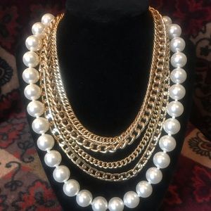Women’s Multi-layered Pearl & Gold Necklace